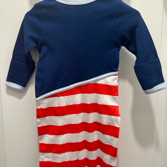 Izzy & Owie One-Piece Bunting Knotted Gown - Shark - Picture 6 of 8